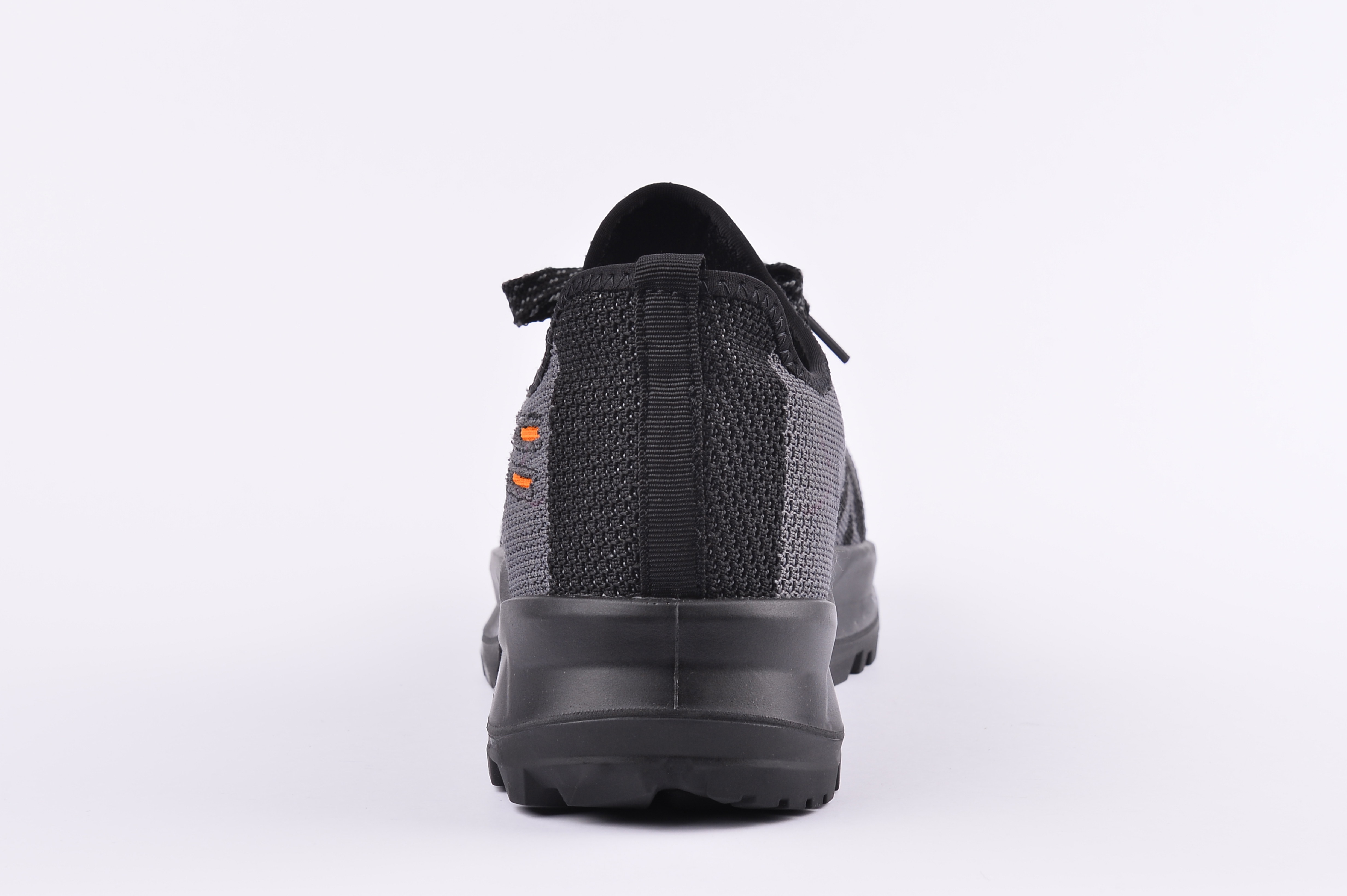 İşçi krossovkaları